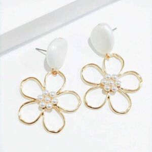 Gold Geometric Design Earrings